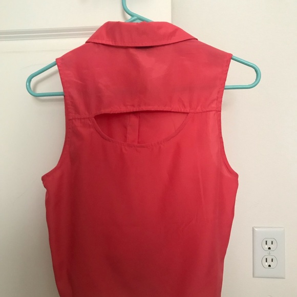 Crop top blouse! - Picture 2 of 3